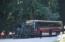 VIDEO: Naoružani muškarac oteo autobus sa 17 ljudi u Atlanti, ubijena jedna osoba