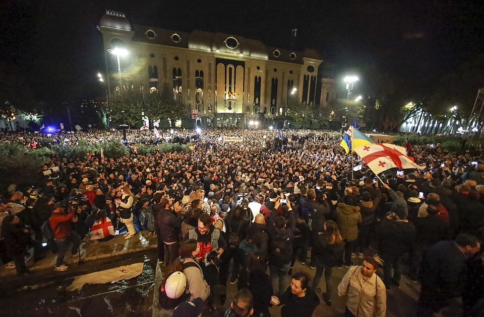 Desetine hiljada demonstranata u Tbilisiju traži poništavanje izbora