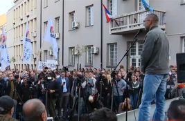 VIDEO: Aktivisti pozvali odbornike Skupštine Loznica da kažu ne prostornom planu