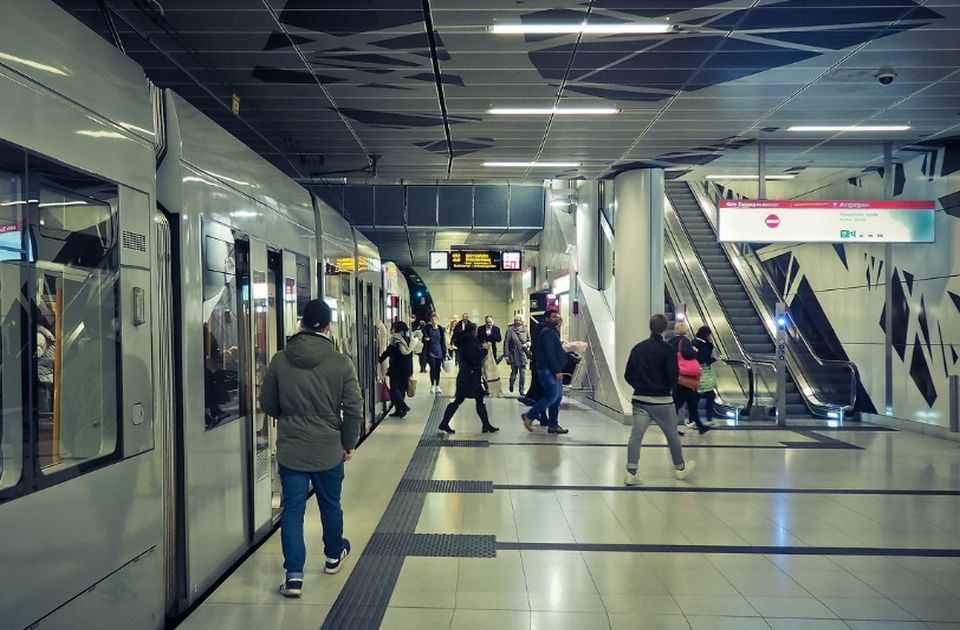 Zaljubljeni par izazvao poplavu u metrou u Melburnu