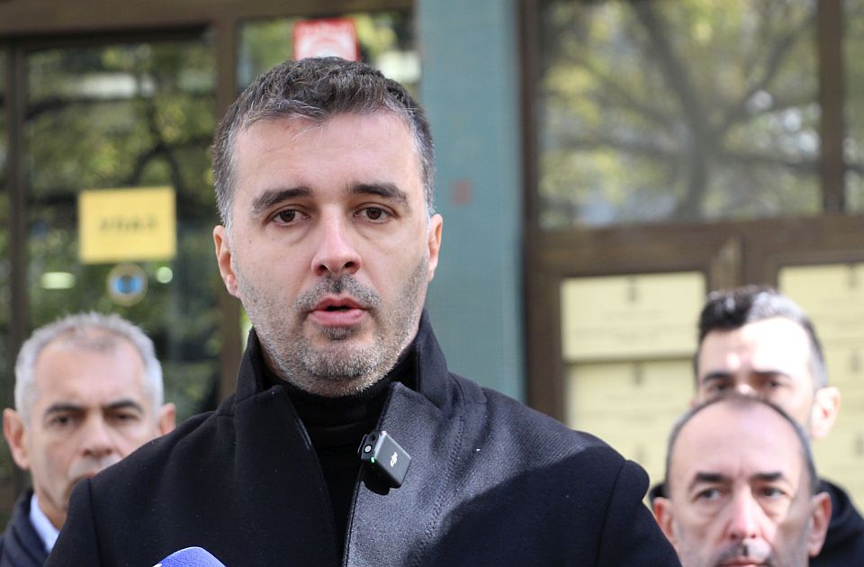 Manojlović: Građani poslednja linija odbrane ustavnog poretka, na ulici brane državu