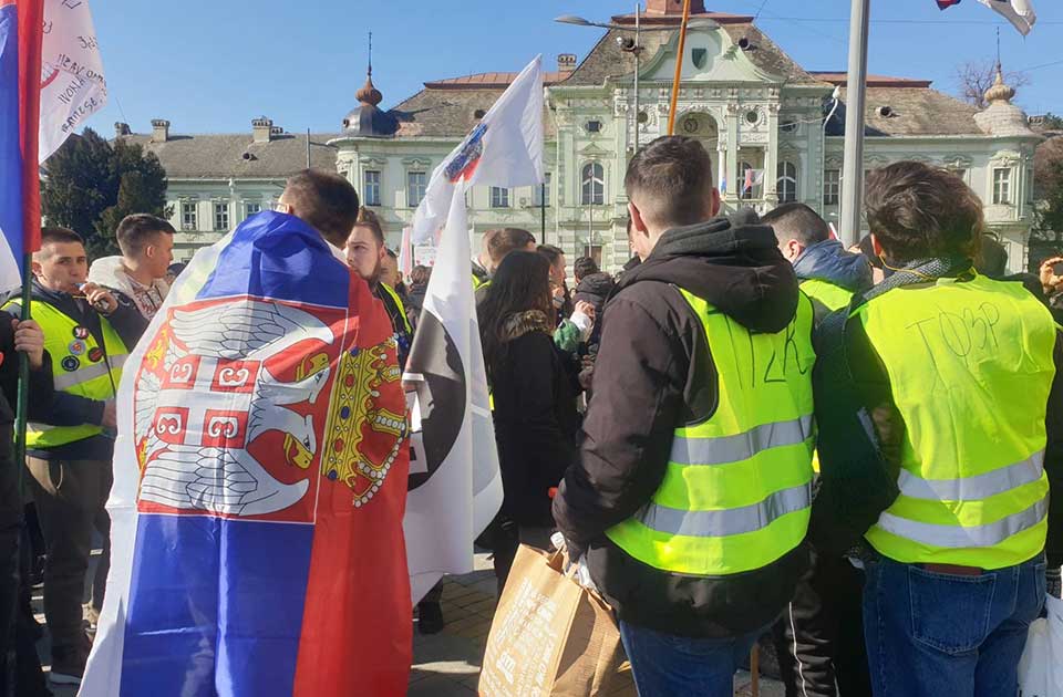 FOTO Studenti krenuli peške od Zrenjanina do Vršca: "Mi pumpamo... celi dan i noć"