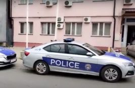 Kosovska policija pretresa kuće u Zubinom Potoku nakon oštećenja kanala