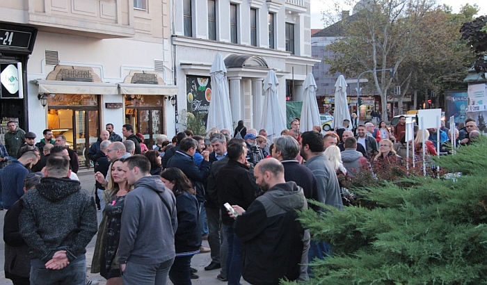 Novi protest protiv aktuelnog režima u petak na Pozorišnom trgu