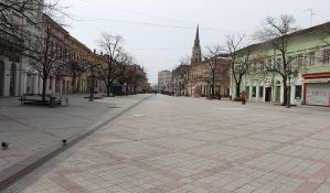 FOTO: Novi Sad - grad ljudi pod maskama