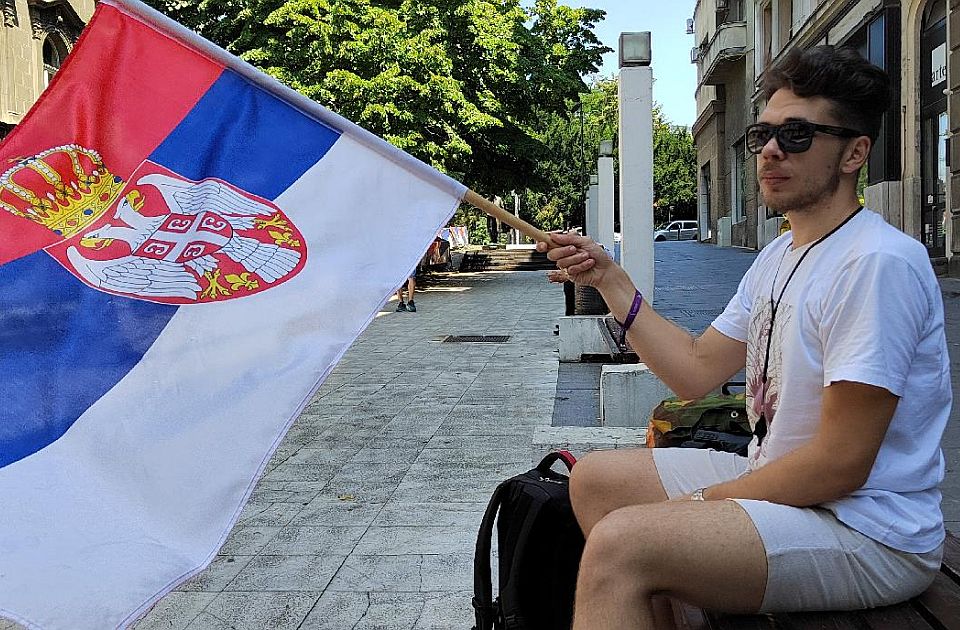 Policija zabranila studentu koji štrajkuje glađu da postavi šator kod Predsedništva