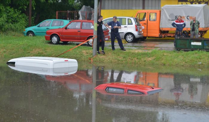 Kada vozilo završi u poplavi: Voda dubine oko 15 cm može naneti štetu elektronici