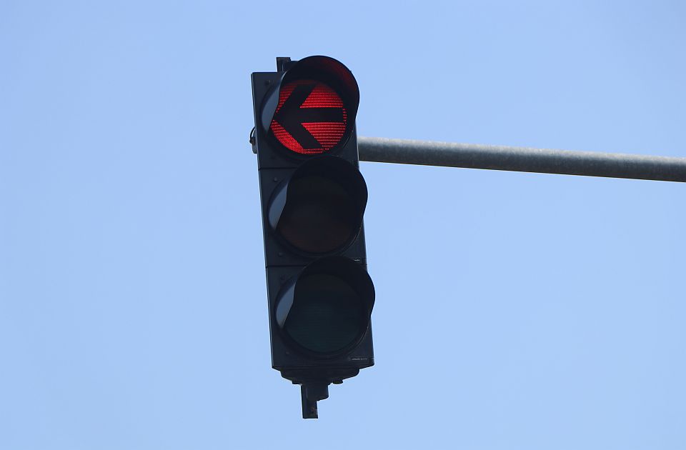 Još uvek ništa od semafora na mestu gde je autobus udario devojku: "Montop" tražio previše para