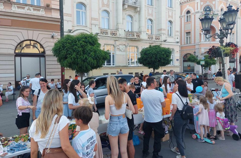 FOTO Novosađani prikupljali pomoć za malog Lava: Evo kako još možete da pomognete