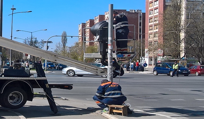 Ponovo tenderi za postavljanje tri semafora