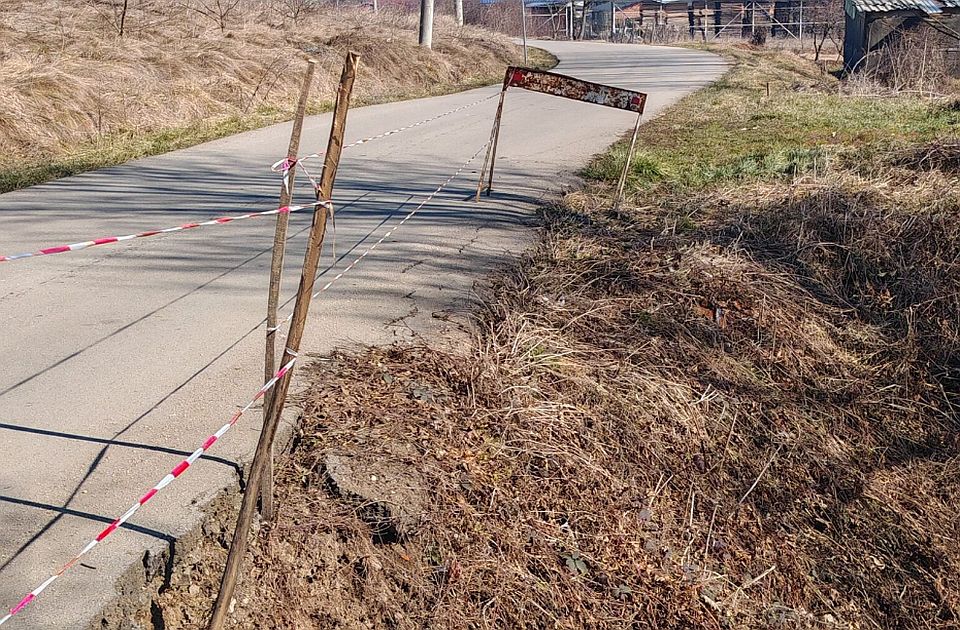 Put u Svrljigu kojim prolazi školski autobus se urušava: Građani mesecima apeluju a nadležni ćute