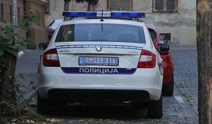 Bežao novosadskoj policiji kad je htela da ga legitimiše, pa urlao, psovao i pružao otpor kad je uhvaćen kod Promenade