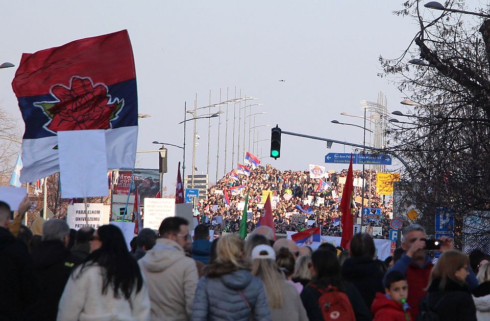 Pumpaj, pumpaj: Zašto se "pumpa" na protestima u Srbiji?