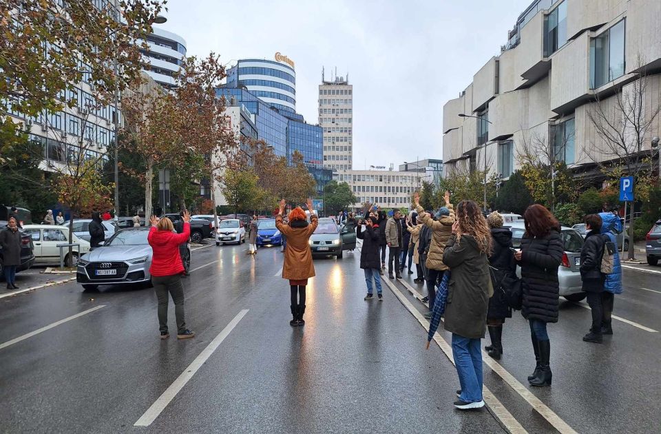 Novosađani pozvani da stanu na 15 minuta u petak: 