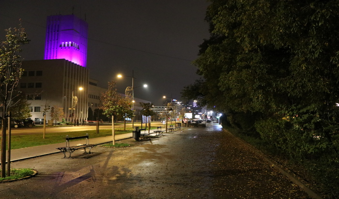 FOTO: Novi Sad osvetljen ljubičastom bojom za sve prevremeno rođene bebe