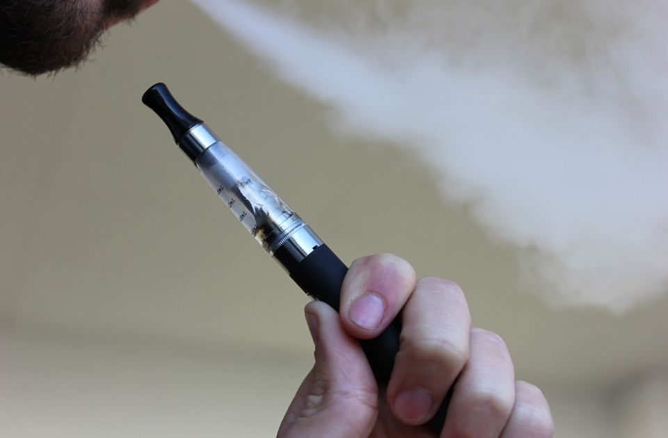 Istraživanje: Više od 60 odsto ispitanika misli da e-cigarete treba izuzeti iz zabrane pušenja