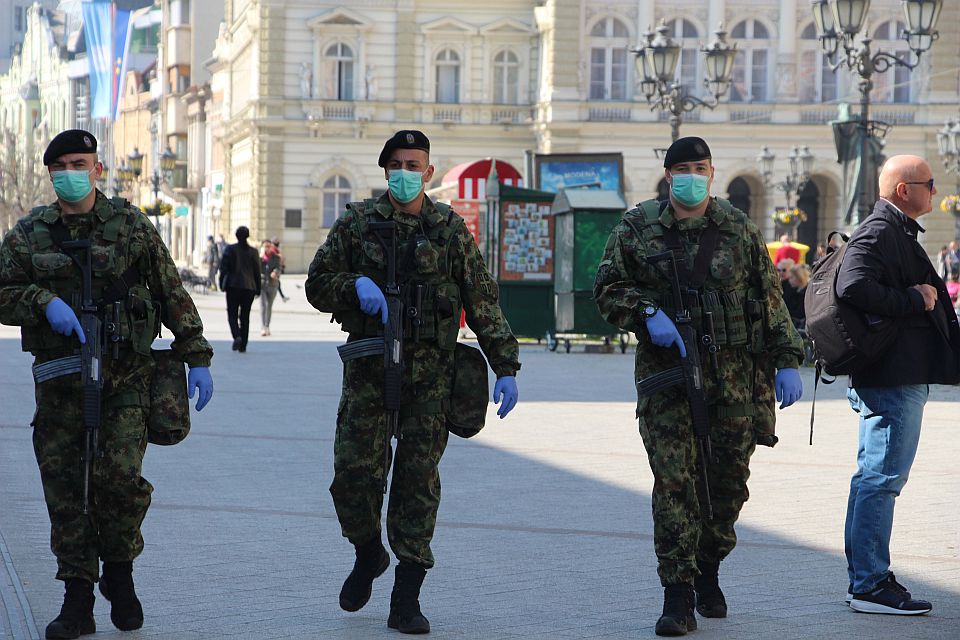 Za dobrovoljno služenje najviše plate vojnicima daje Slovenija, vojni rok traje najduže u Srbiji