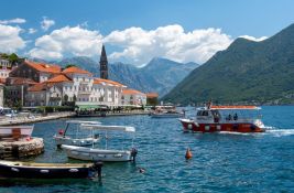 Mali pregled cena smeštaja, ležaljki, suncobrana i hrane u Crnoj Gori: Letovanje poskupelo