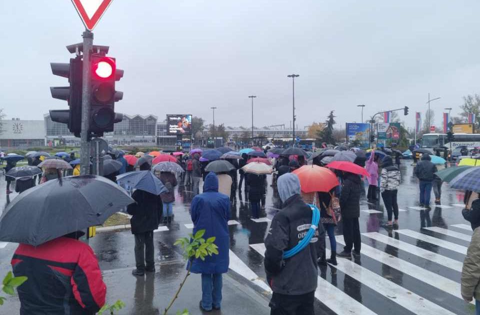 FOTO: Novi Sad stao na 15 minuta