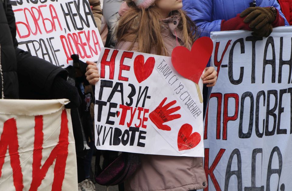 Bačka Palanka: Maturanti u blokadi - odluka o onlajn nastavi doneta "preko noći"