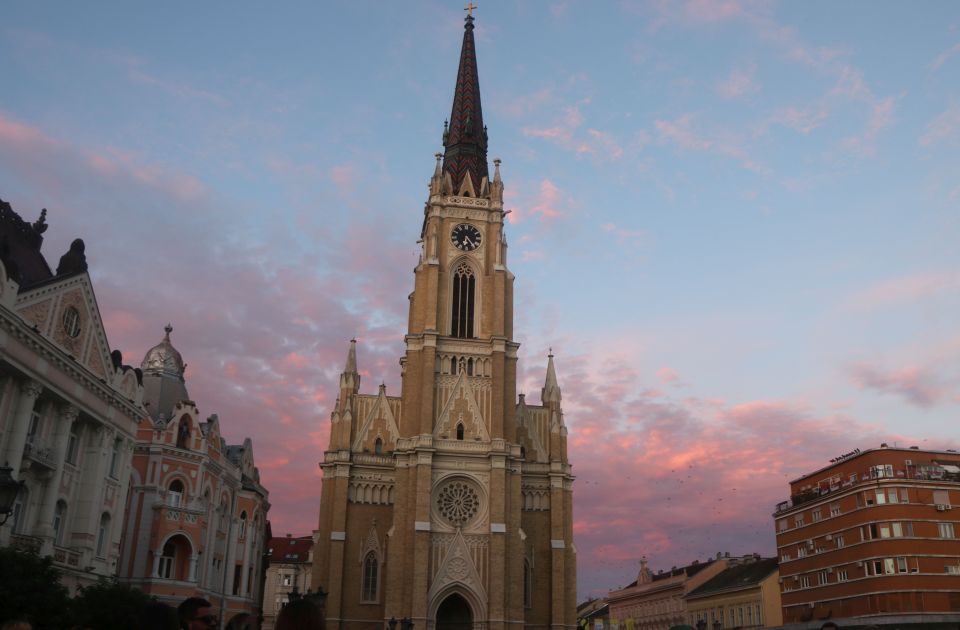 Novosađani, napokon petak: Maskenbal za decu, počinje Infant, žurke, koncerti...