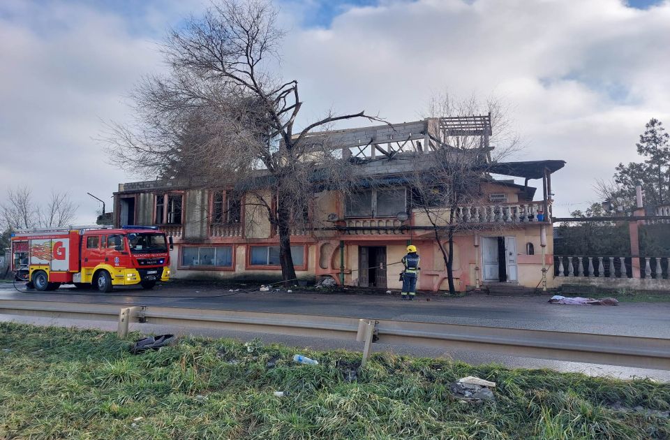 FOTO, VIDEO: Pogledajte šta je nakon požara ostalo od nekadašnje kafane "Avantura"