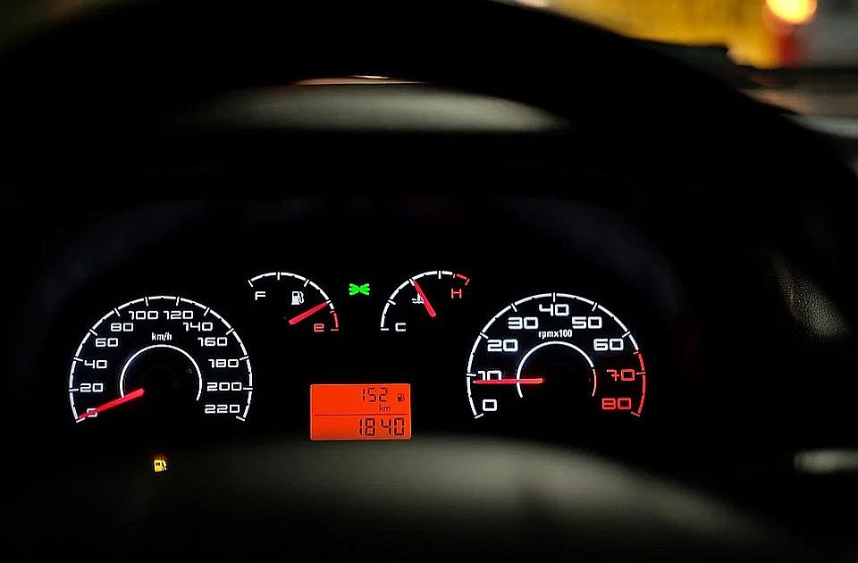 Nasilnička vožnja: Vozio preko 170 km/h tamo gde je ograničenje 60