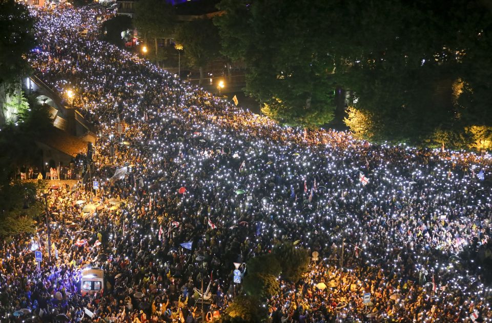 VIDEO: Više od 50.000 građana ponovo protestovalo u Gruziji protiv zakona o stranim agentima