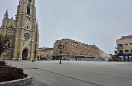 FOTO, VIDEO: Prazan centar Novog Sada uoči protesta u Beogradu