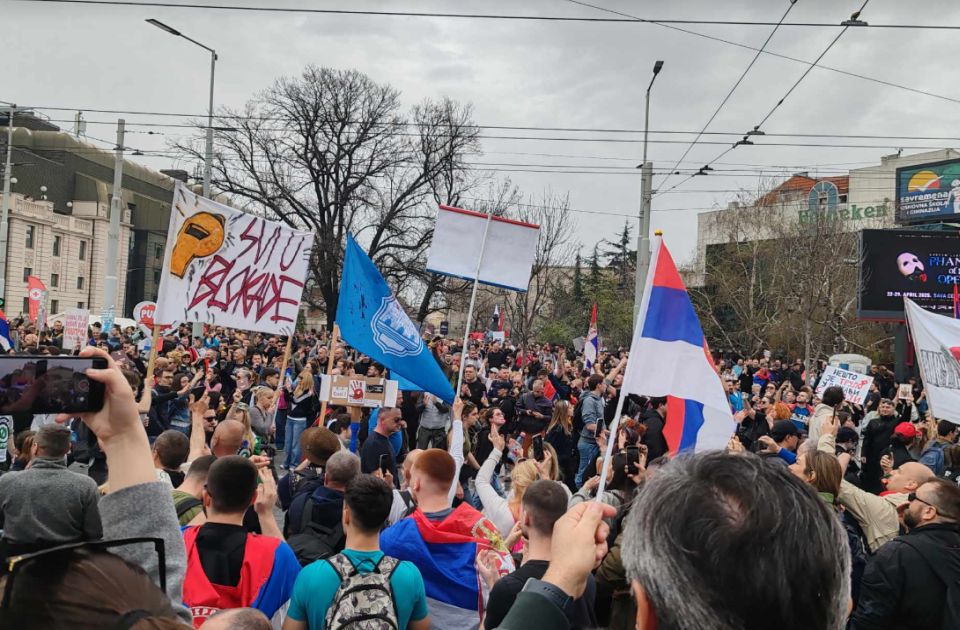 UŽIVO VIDEO "15. za 15" u Beogradu: Reke ljudi na ulicama glavnog grada