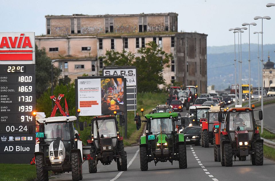 Poziv Vlade na razgovore; Inicijativa: Protesti poljoprivrednika biće samo još masovniji