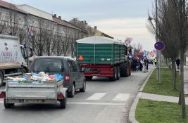 Doček kod Železničke stanice: Subotički studenti stižu u Novi Sad