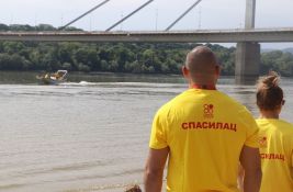 Spasena devojka, spasioci je izvukli iz Dunava na Štrandu