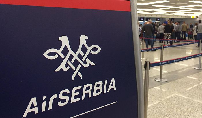 Er Srbija: Putnik koji je pokrenuo bezbednosnu proceduru na letu iskrcan na aerodromu