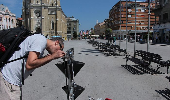 Postavljene česme i cisterne na nekoliko lokacija u gradu