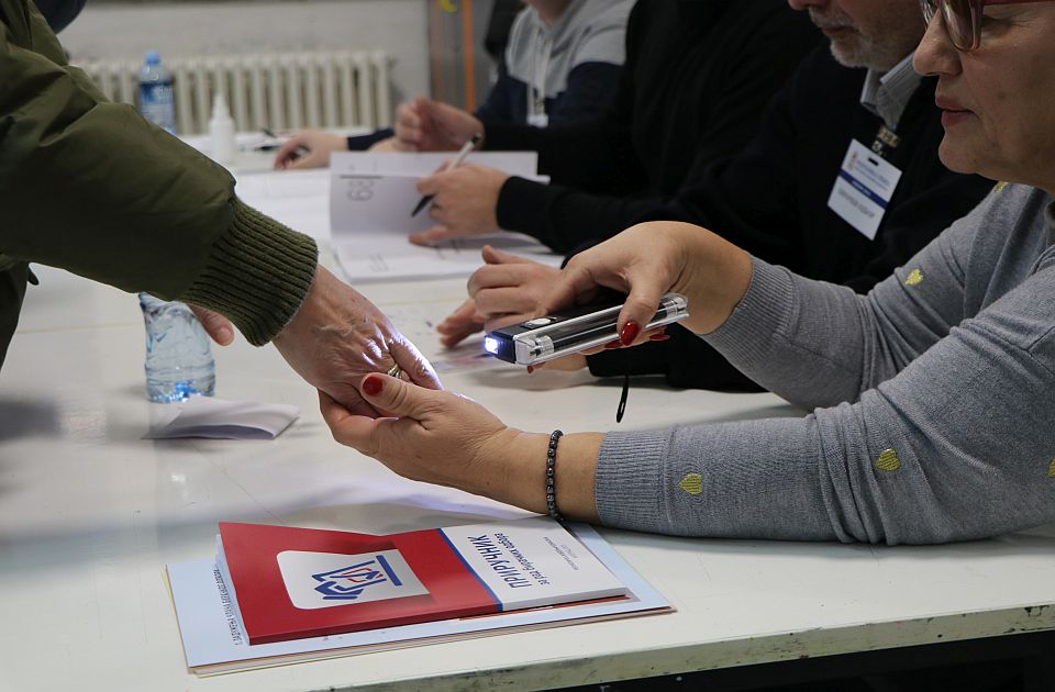 Evroposlanici traže od Evropske komisije međunarodnu istragu o izborima u Srbiji