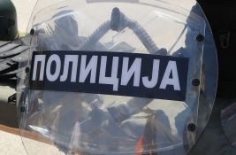 MUP o hapšenju zbog dojava o bombama: Zadržan muškarac iz Odžaka i dvojica iz okoline Zrenjanina