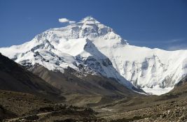 Vojnici sa Mont Everesta uklonili 11 tona smeća, četiri ljudska tela i kostur