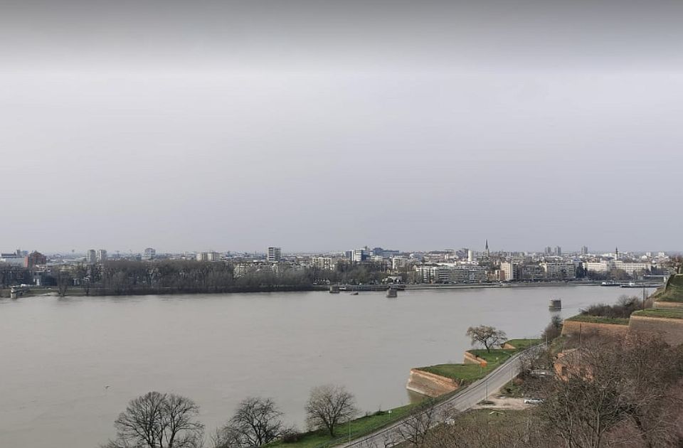 Kišni petak vam možda donese glavobolju i platu, ali bukvalno: Šta još očekuje Novosađane