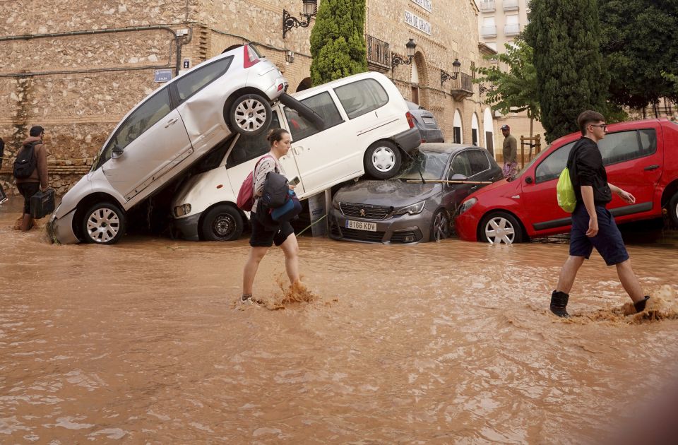 VIDEO: Katastrofalne poplave u Španiji, najmanje 51 osoba poginula