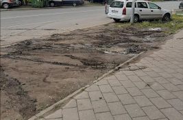 Bahati vozači uništili zelenu površinu u Cara Dušana, narednih dana rešenje problema