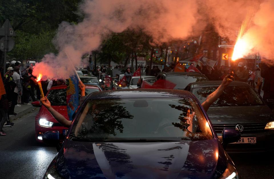 FOTO, VIDEO: Kako se u Turskoj slavi Erdoganova pobeda?