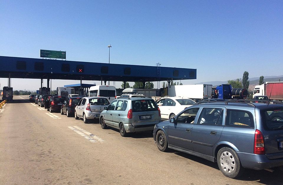 AMSS upozorava vozače: Počinju gužve na graničnim prelazima