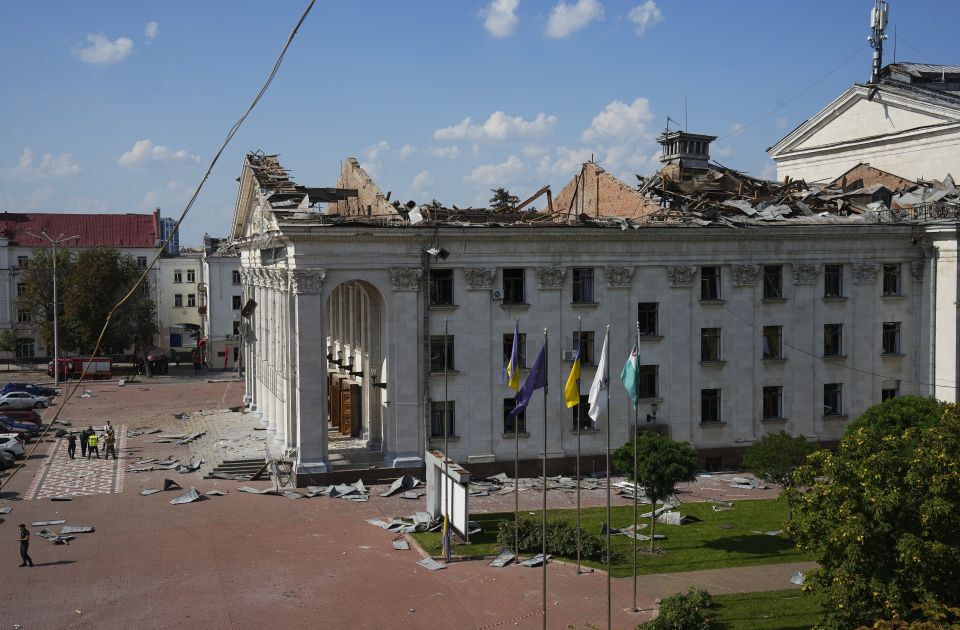 FOTO Ruski raketni napad na centar ukrajinskog grada: Sedam poginulih, 117 ranjenih