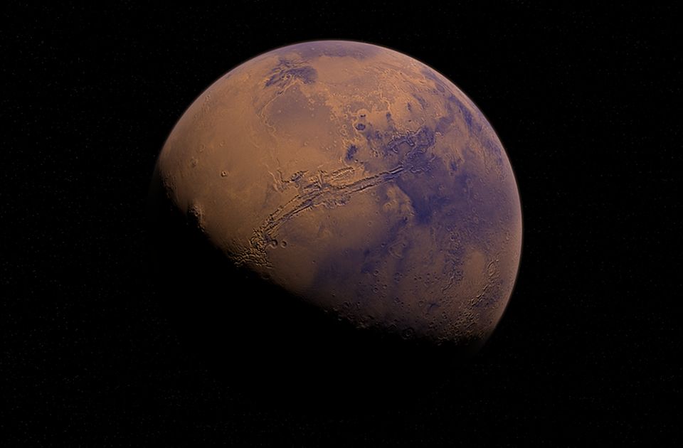 Na Marsu otkrivene hiljade tona zamrznute vode na vrhu jednog vulkana