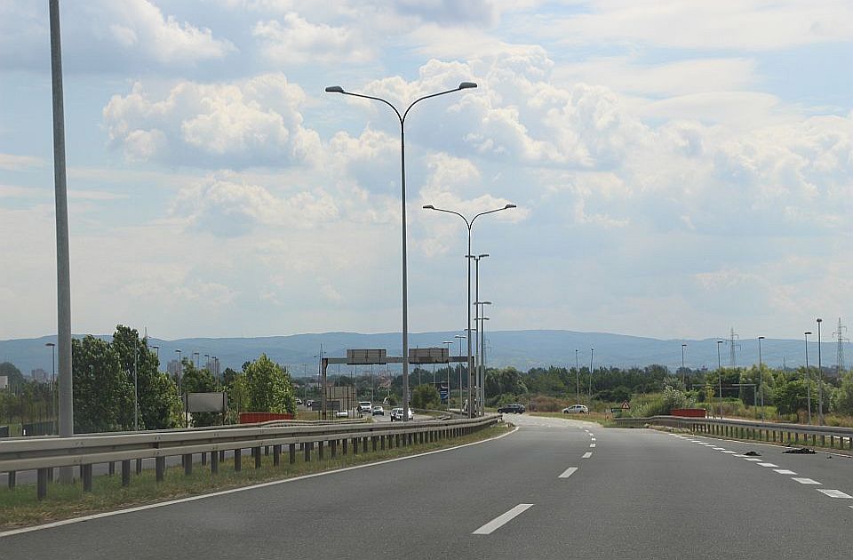 U ponedeljak izmena saobraćaja na delu auto-puta Novi Sad - Beograd