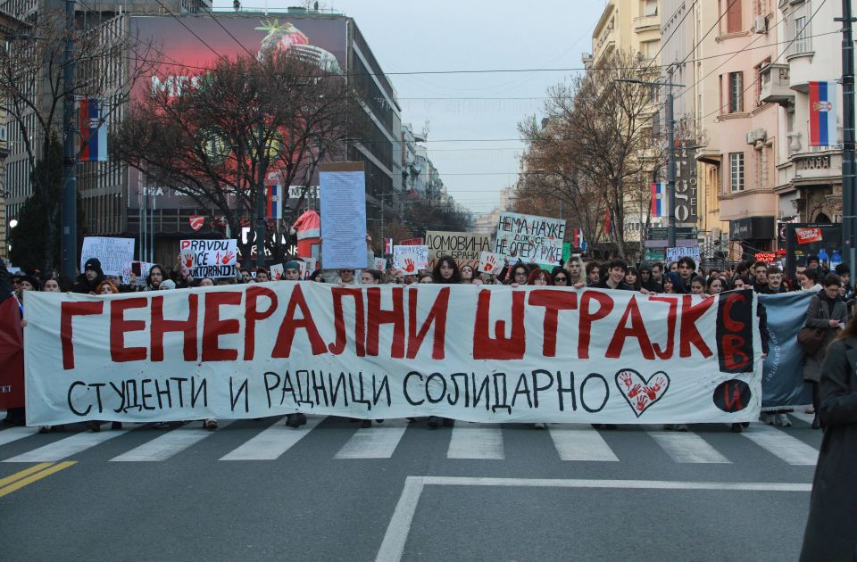 Protest na Slaviji bio masovniji od onog 5. oktobra: Najveći ikad održan u Srbiji