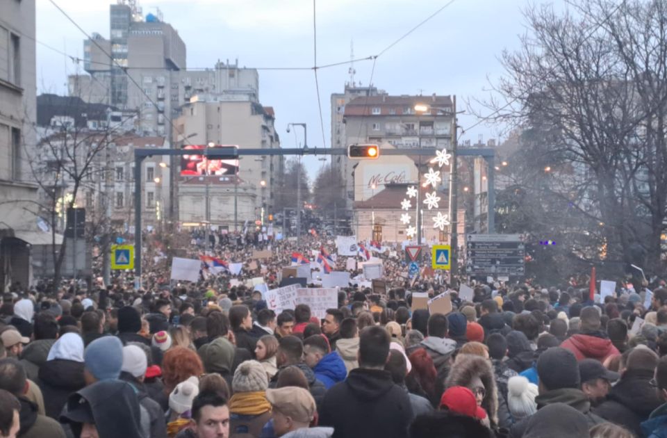 Na protestu na Slaviji bilo oko 100.000 ljudi - tri puta više od procene MUP-a