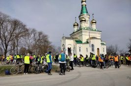 Novosadski studenti krenuli biciklima na protest u Nišu: Čeka ih put od 375 kilometara