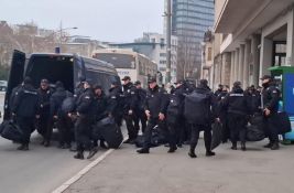 Skupština Novog Sada bira gradonačelnika umesto Đurića: Najavljeni protesti, već stigla policija